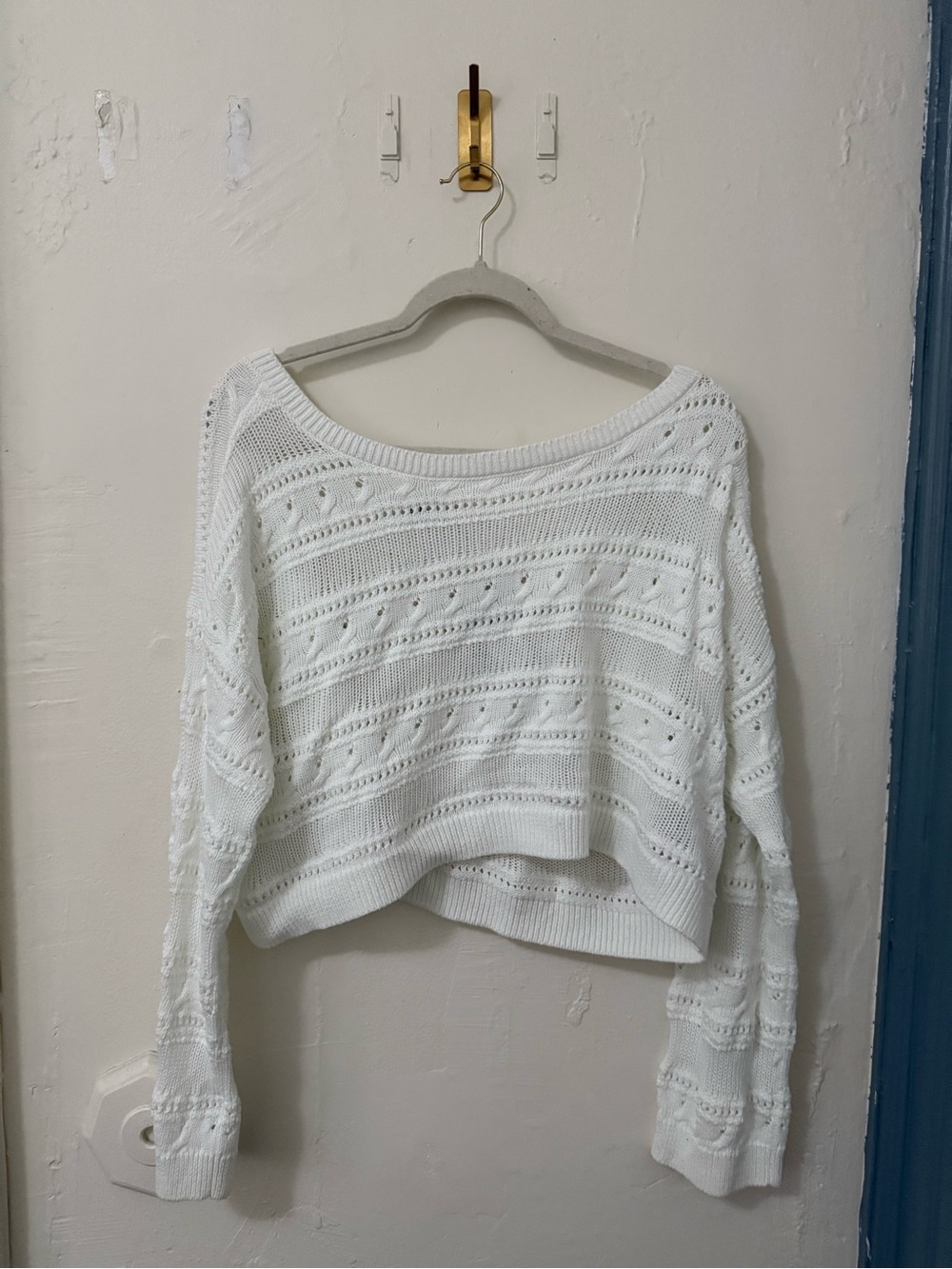 NWT Hollister White Crochet Crop Sweater - Picture 4 of 8
